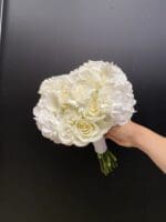 Весільний букет з трояндами та зантедескією