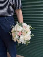 Весільний букет з діанутсом та фрезією