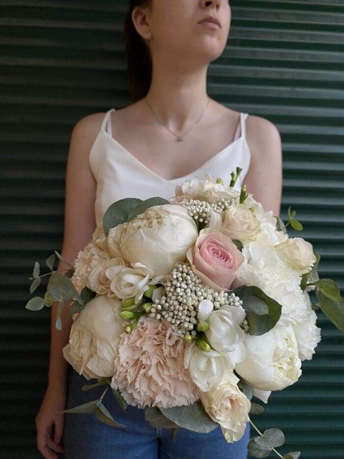 Весільний букет з діанутсом та фрезією