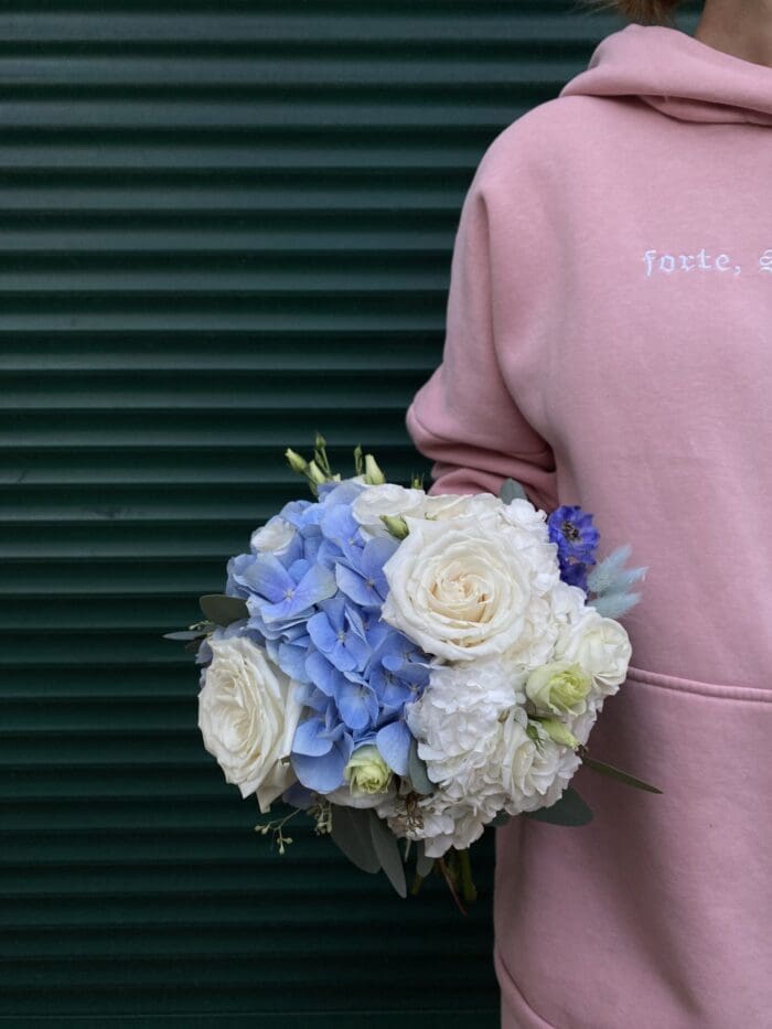 Весільний букет з гортензією та трояндами - Зображення 2