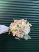 Весільний букет з гортензією та півоніями