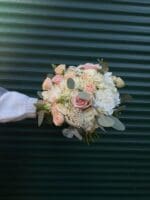 Весільний букет з гортензією та півоніями