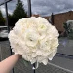 Весільний букет з гортензії і ранункулюса