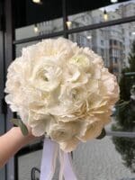 Весільний букет з гортензії і ранункулюса