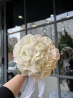 Весільний букет з гортензії і ранункулюса