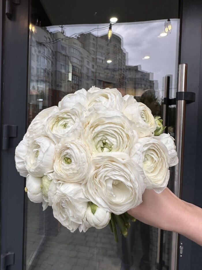 Весільний монобукет з ранункулюсу