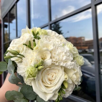 Весільний букет з фрезією та діантусом