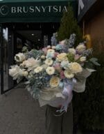 Квіткова коробка з герберою та жоржинами