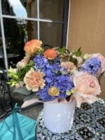 Квіткова коробка з гортензією та гіацинтом