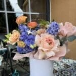 Квіткова коробка з гортензією та гіацинтом