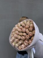 51 троянда "Lady Cava"