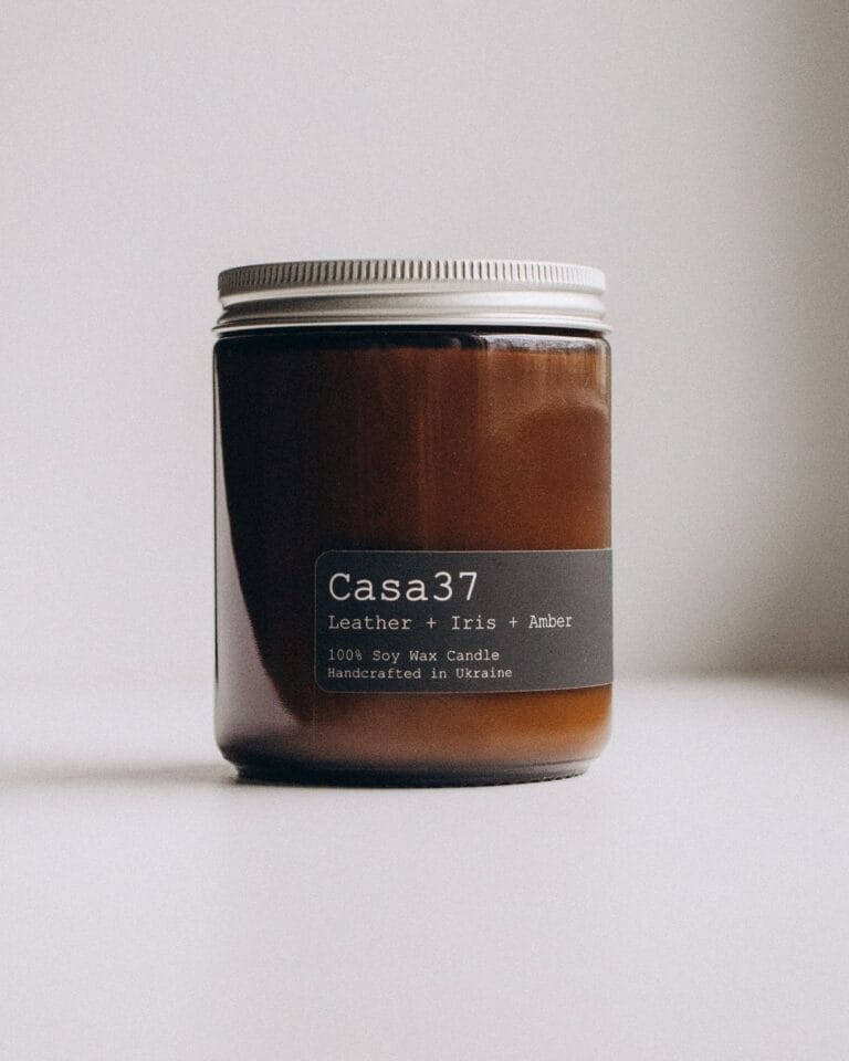 Свічка "Leather + Iris + Amber"