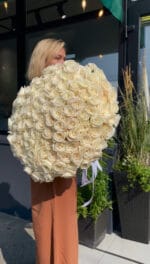 Монобукет з білої троянди «Playa Blanka» - Зображення 4